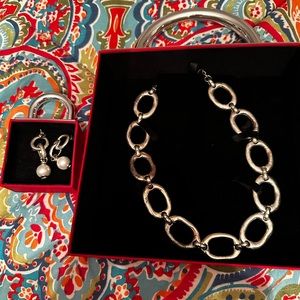 Uno de 50 brand new The One necklace and matching pearl earrings & gift package